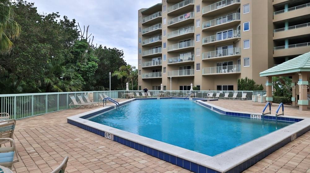 На продажу: $259,500 (2 спален, 2 ванн, 1400 Квадратных фут)