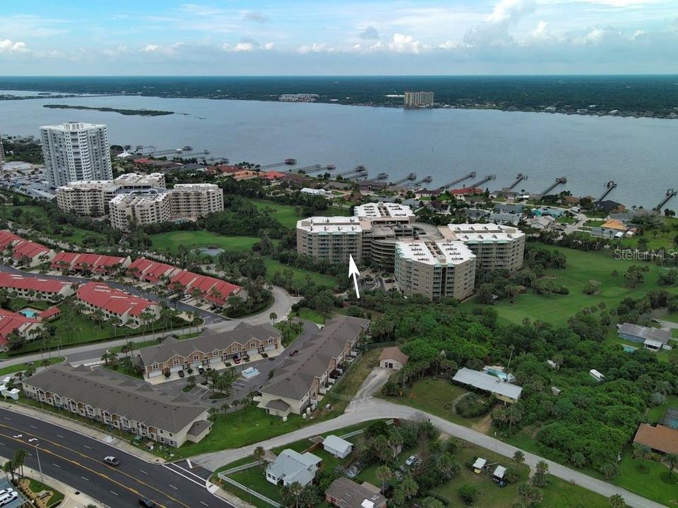На продажу: $259,500 (2 спален, 2 ванн, 1400 Квадратных фут)