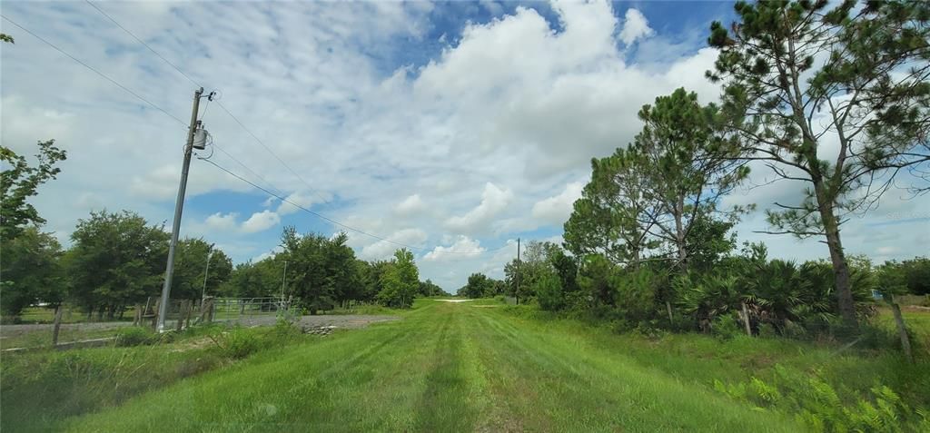 待售: $30,500 (1.25 acres)