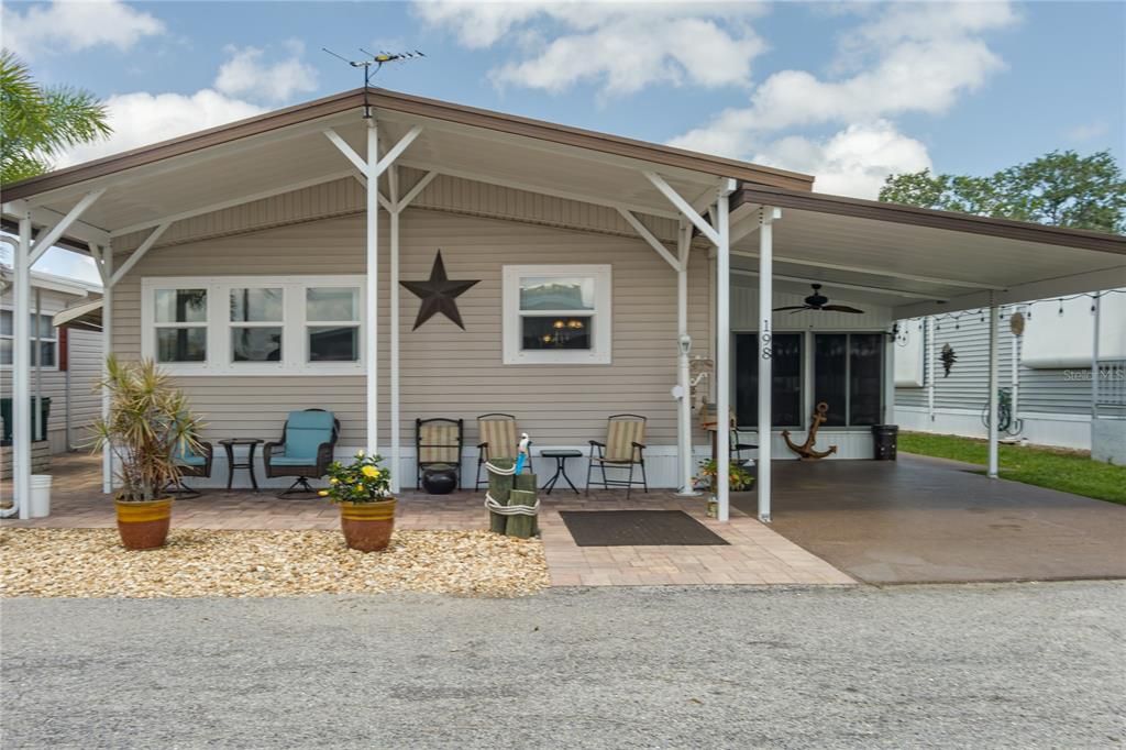 For Sale: $155,000 (2 beds, 2 baths, 954 Square Feet)