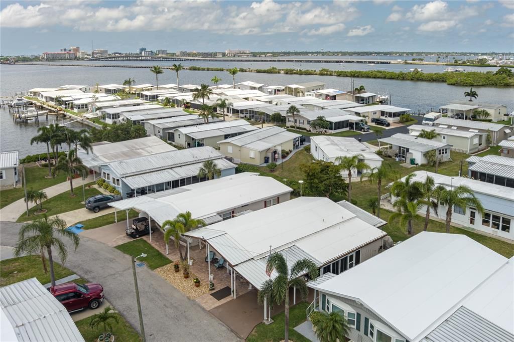For Sale: $155,000 (2 beds, 2 baths, 954 Square Feet)