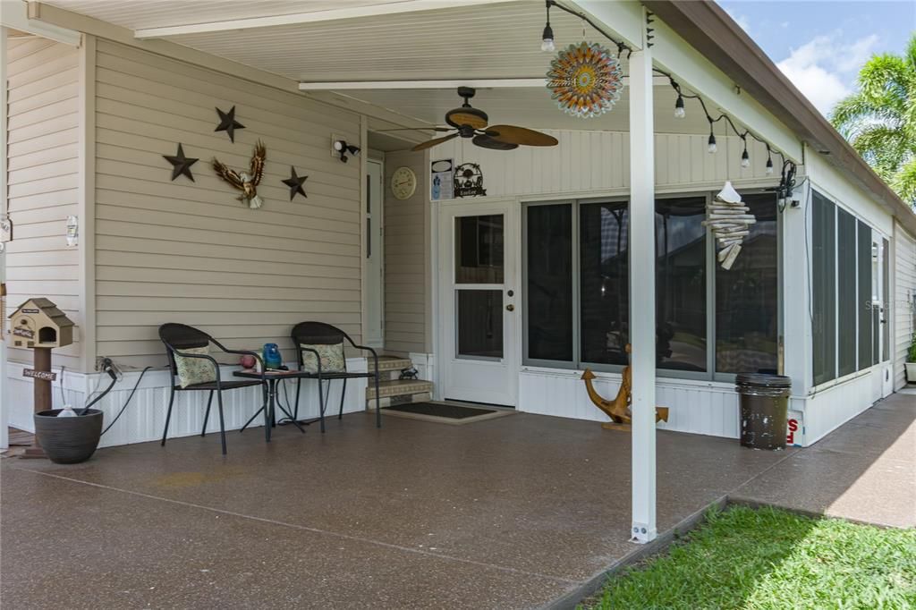 For Sale: $155,000 (2 beds, 2 baths, 954 Square Feet)