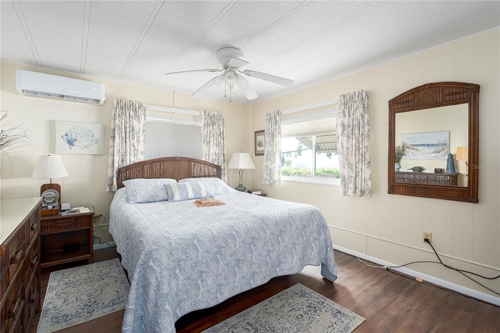 For Sale: $155,000 (2 beds, 2 baths, 954 Square Feet)