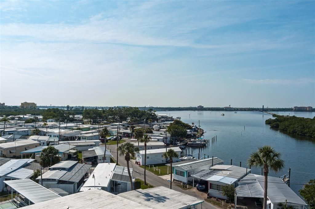 For Sale: $155,000 (2 beds, 2 baths, 954 Square Feet)