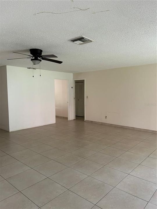 En Renta: $2,300 (3 camas, 2 baños, 1554 Pies cuadrados)
