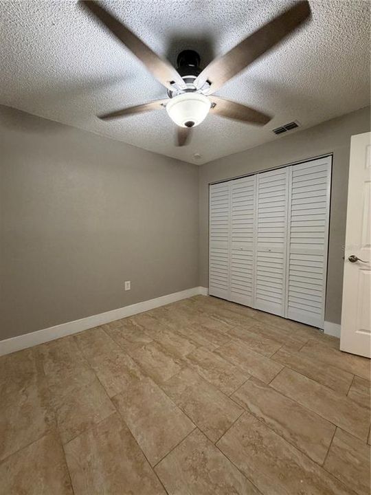 Active With Contract: $1,400 (2 beds, 1 baths, 850 Square Feet)
