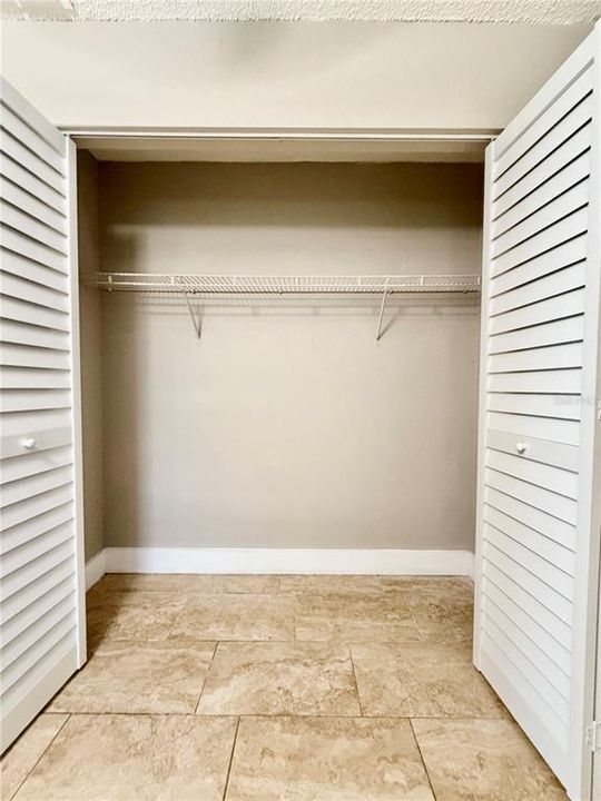 Active With Contract: $1,400 (2 beds, 1 baths, 850 Square Feet)