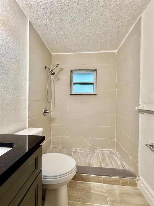 Active With Contract: $1,400 (2 beds, 1 baths, 850 Square Feet)