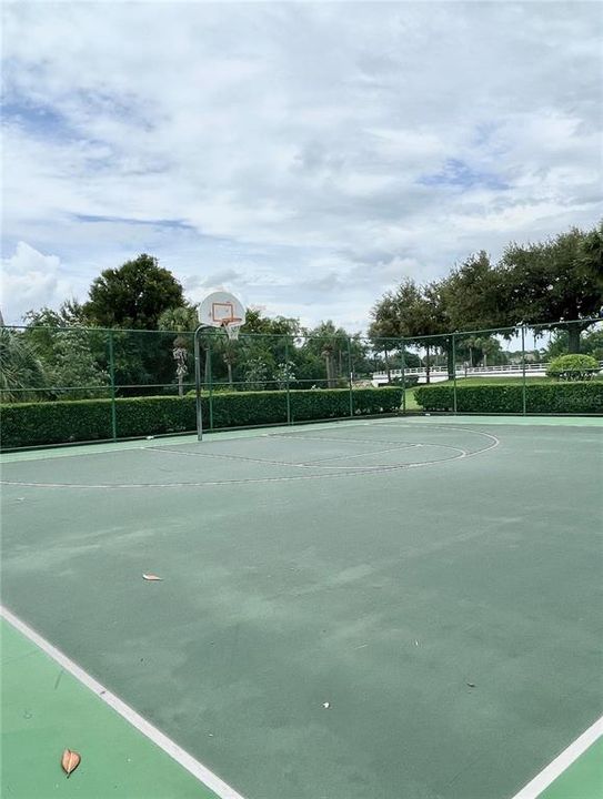 For Sale: $565,000 (4 beds, 3 baths, 2780 Square Feet)