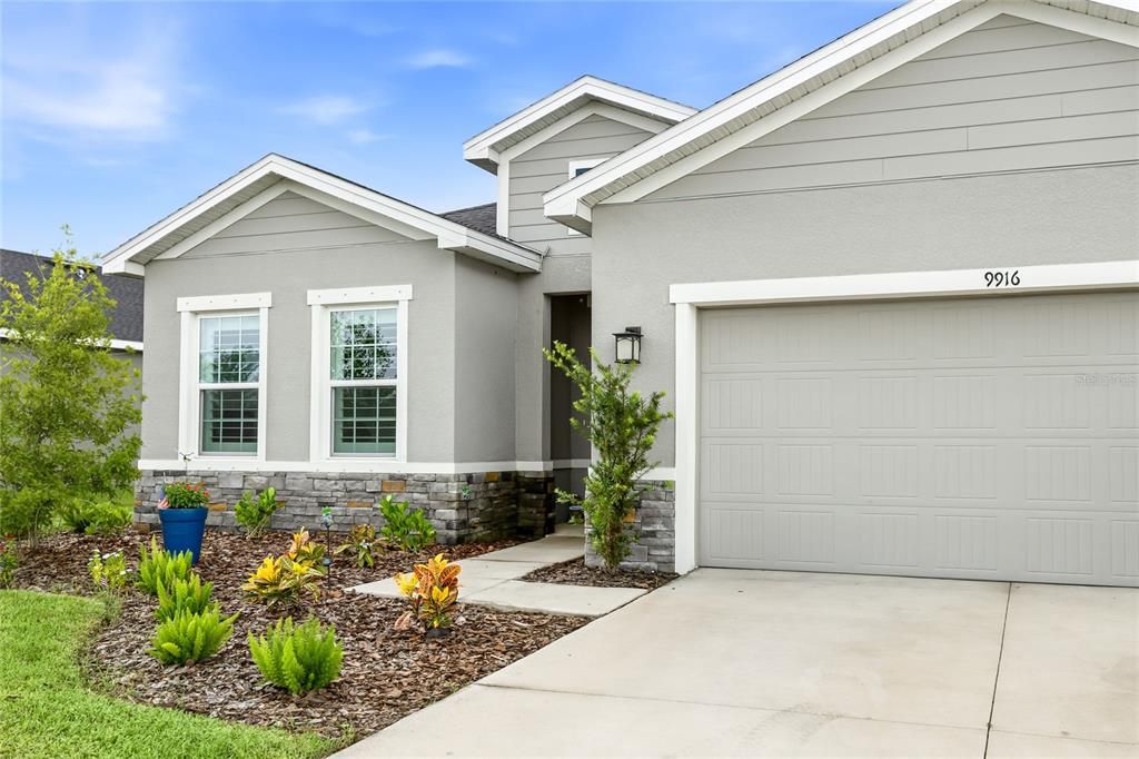 For Sale: $369,900 (3 beds, 2 baths, 1808 Square Feet)