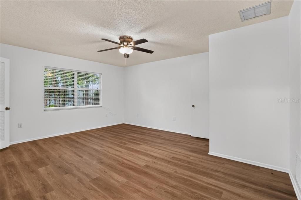 For Sale: $435,000 (3 beds, 2 baths, 2185 Square Feet)