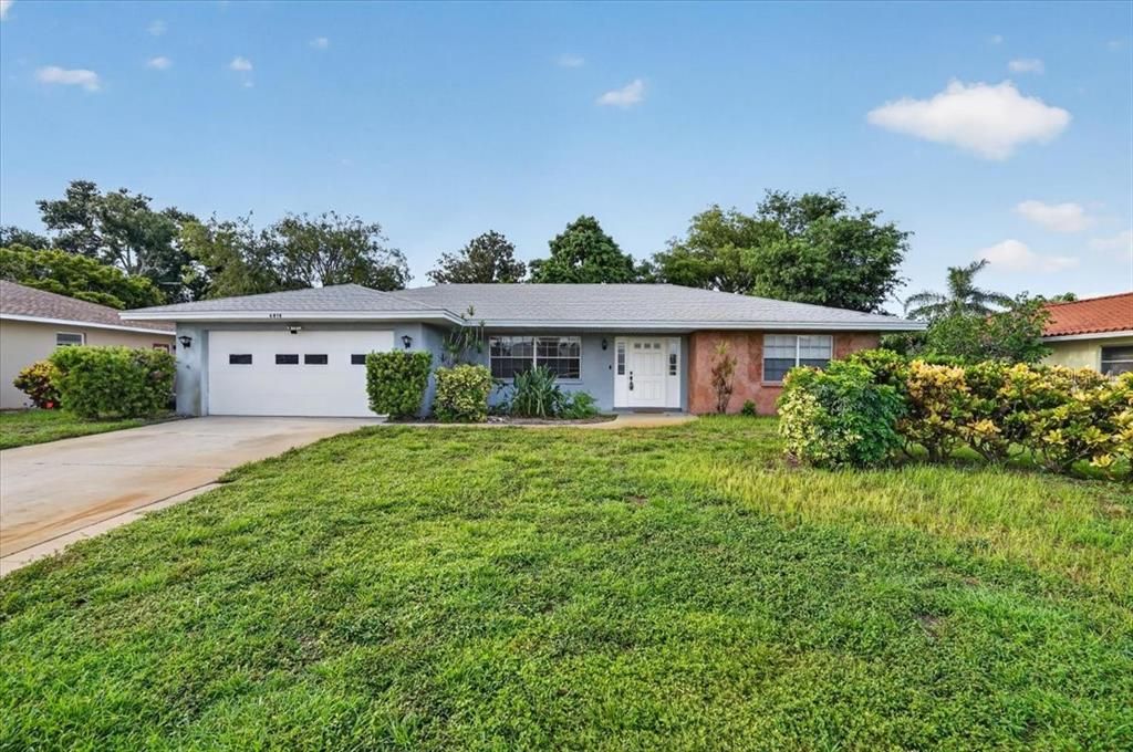 For Sale: $435,000 (3 beds, 2 baths, 2185 Square Feet)