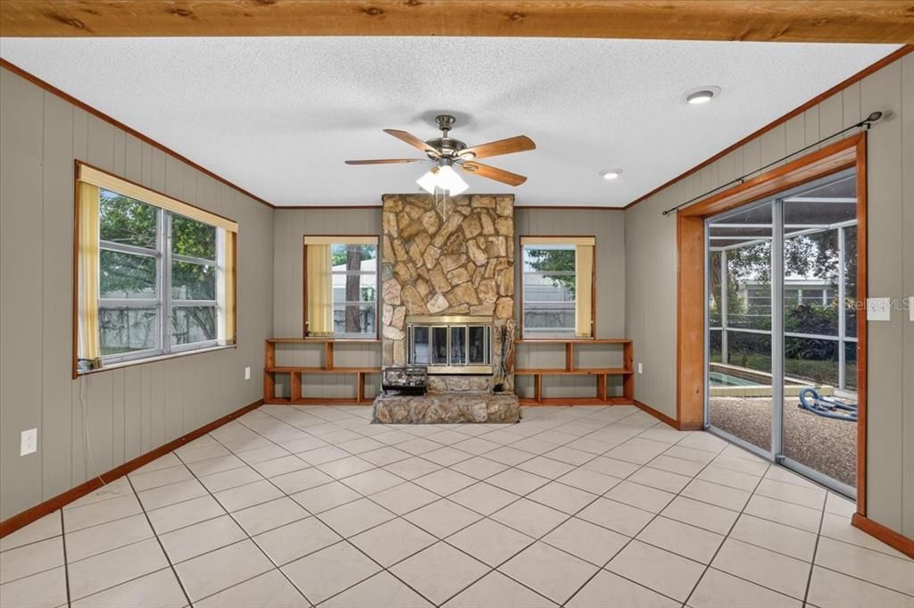 For Sale: $435,000 (3 beds, 2 baths, 2185 Square Feet)