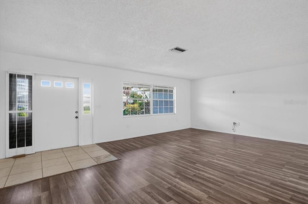 For Sale: $435,000 (3 beds, 2 baths, 2185 Square Feet)