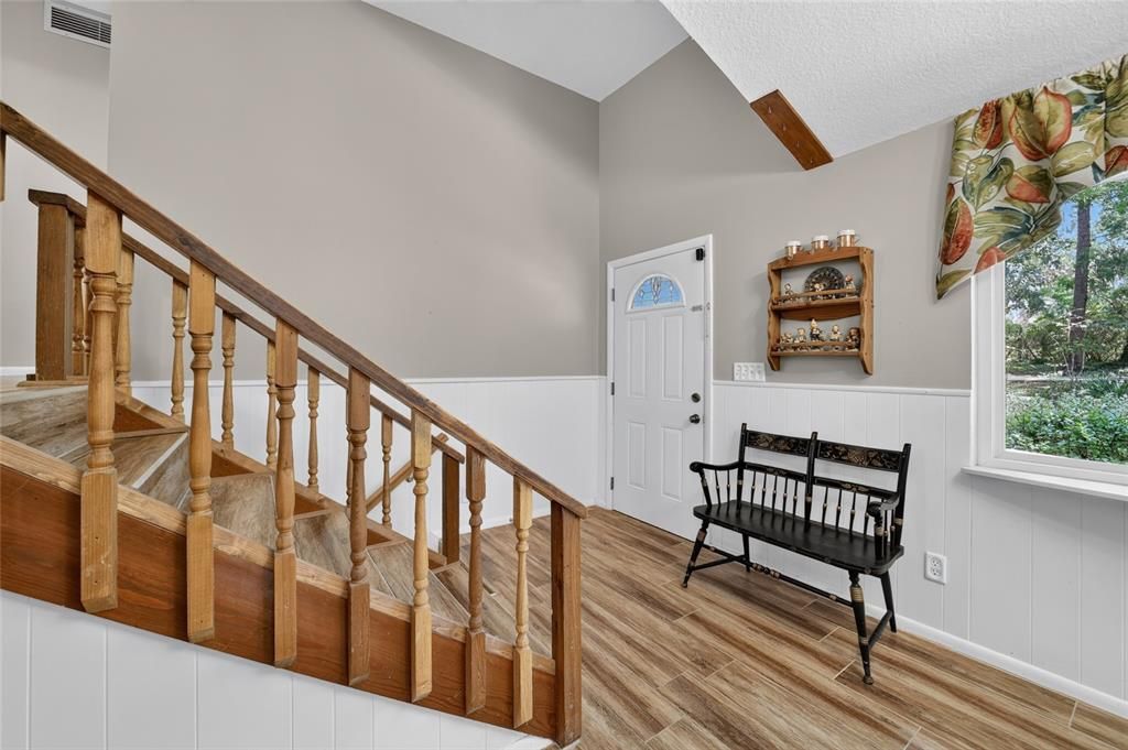 Под контрактом: $389,900 (5 спален, 2 ванн, 1894 Квадратных фут)