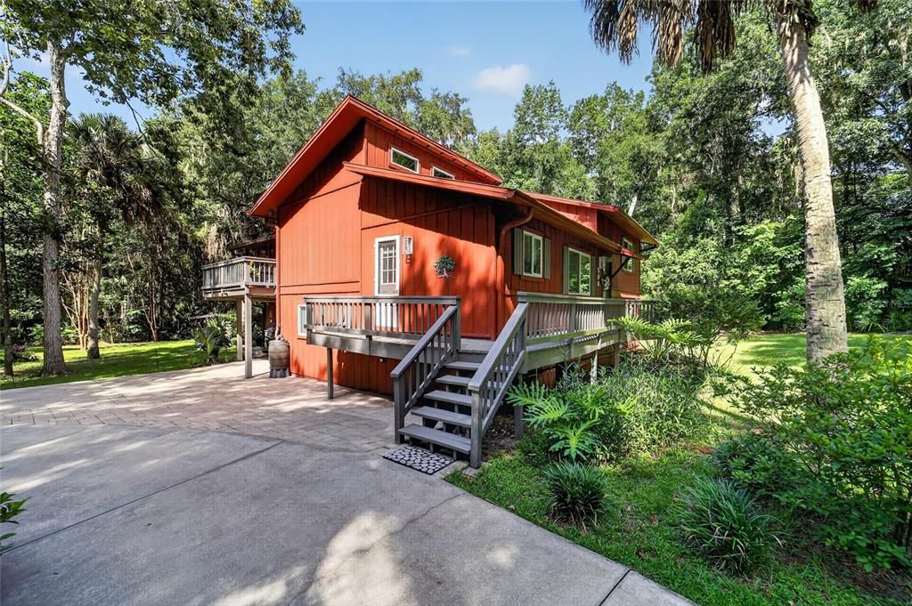 Под контрактом: $389,900 (5 спален, 2 ванн, 1894 Квадратных фут)
