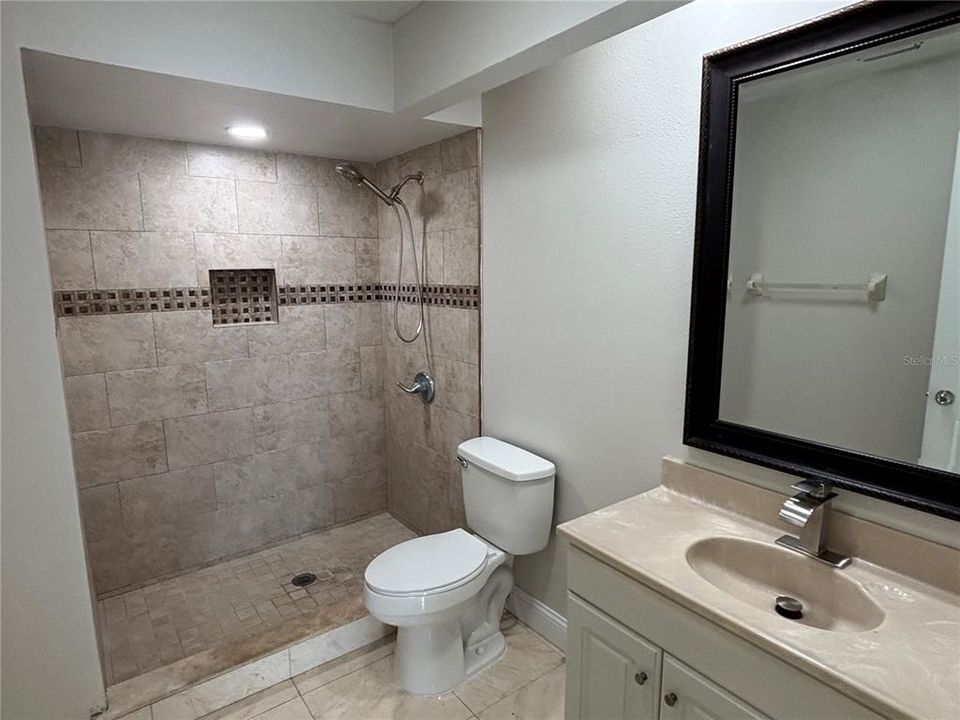 В аренду: $1,850 (2 спален, 3 ванн, 1390 Квадратных фут)