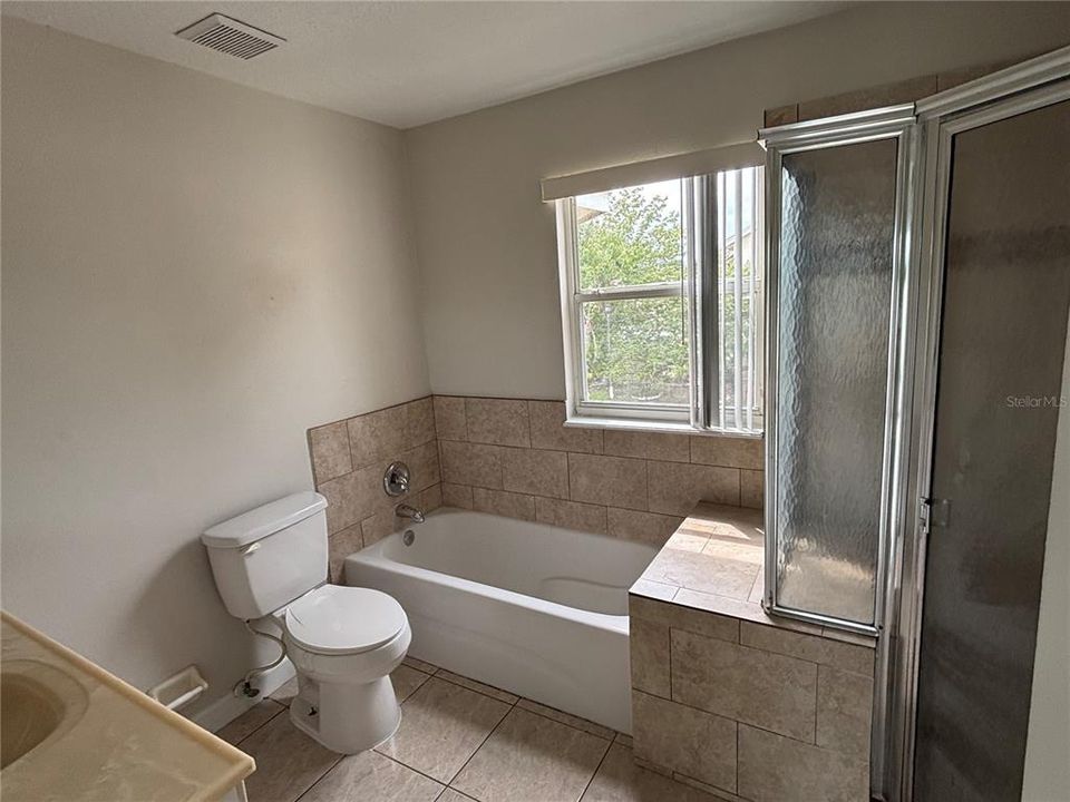 В аренду: $1,850 (2 спален, 3 ванн, 1390 Квадратных фут)