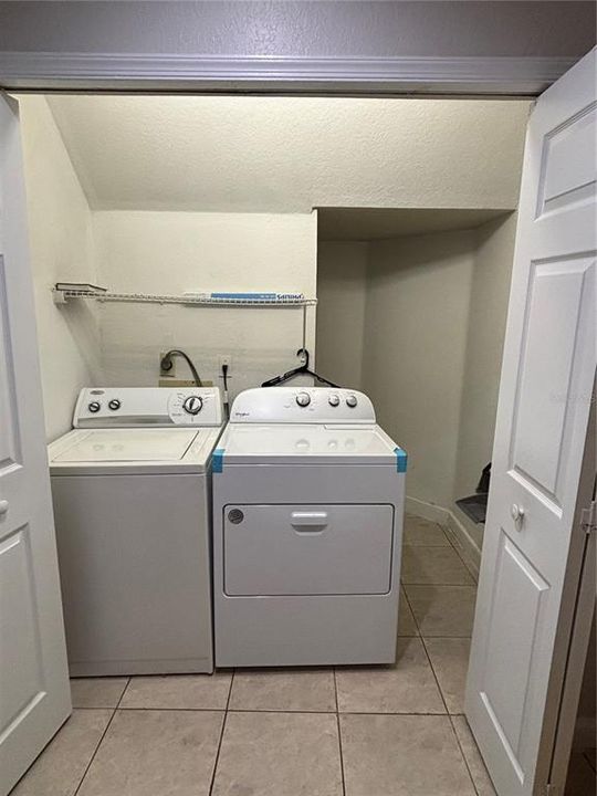 В аренду: $1,850 (2 спален, 3 ванн, 1390 Квадратных фут)