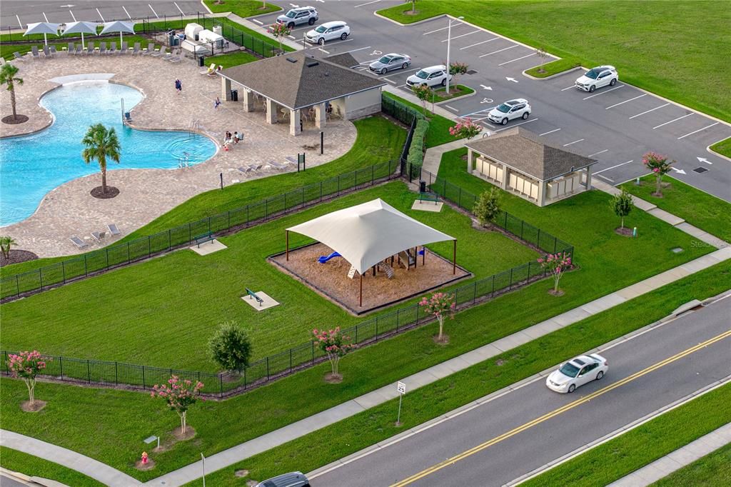 En Venta: $379,900 (4 camas, 3 baños, 2576 Pies cuadrados)