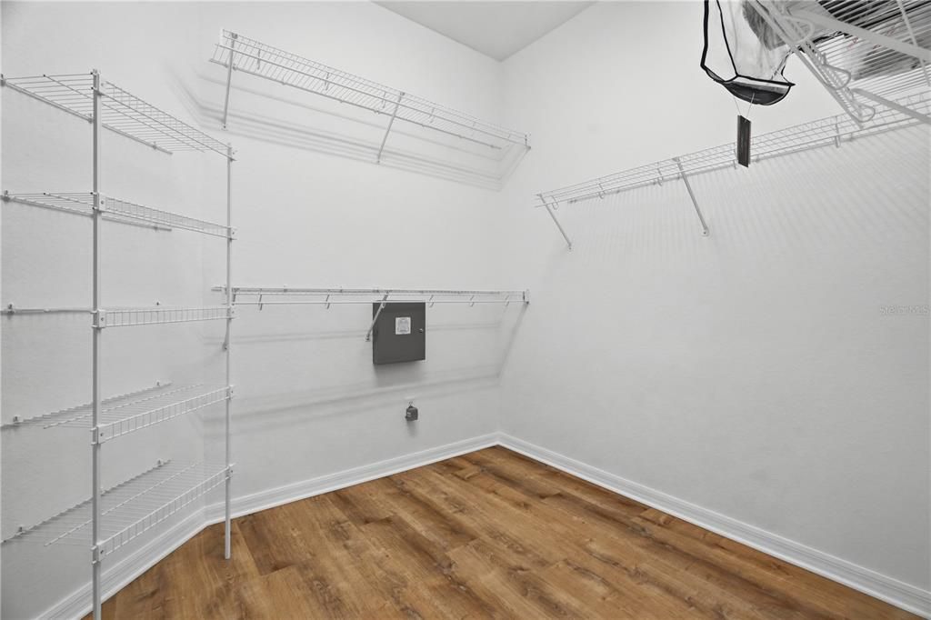 For Sale: $389,900 (2 beds, 2 baths, 1673 Square Feet)