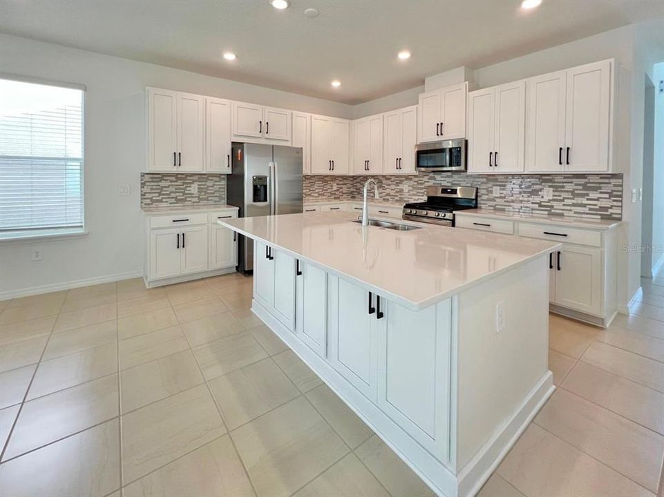 En Venta: $614,999 (4 camas, 3 baños, 2332 Pies cuadrados)