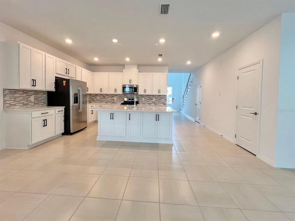En Venta: $614,999 (4 camas, 3 baños, 2332 Pies cuadrados)