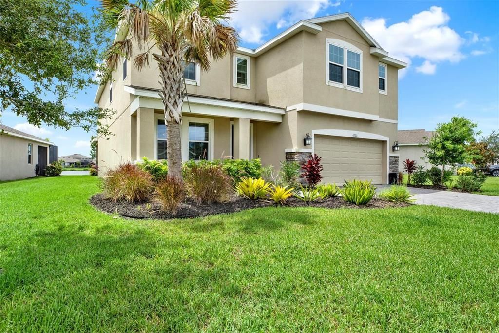 For Sale: $575,000 (5 beds, 3 baths, 3651 Square Feet)