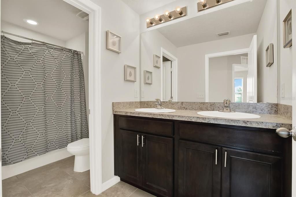 For Sale: $575,000 (5 beds, 3 baths, 3651 Square Feet)