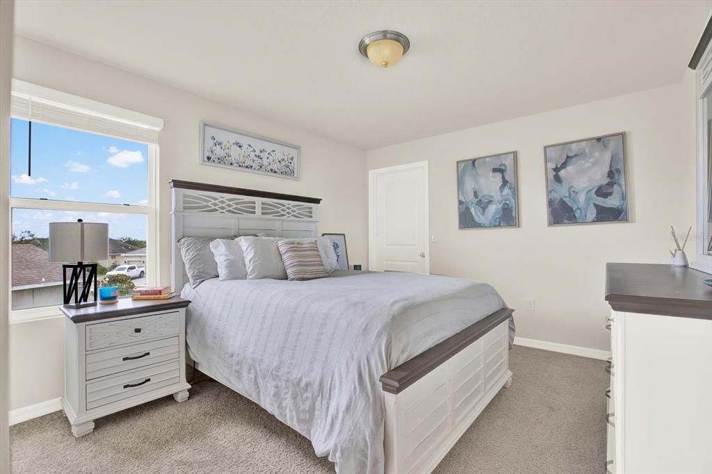 For Sale: $575,000 (5 beds, 3 baths, 3651 Square Feet)