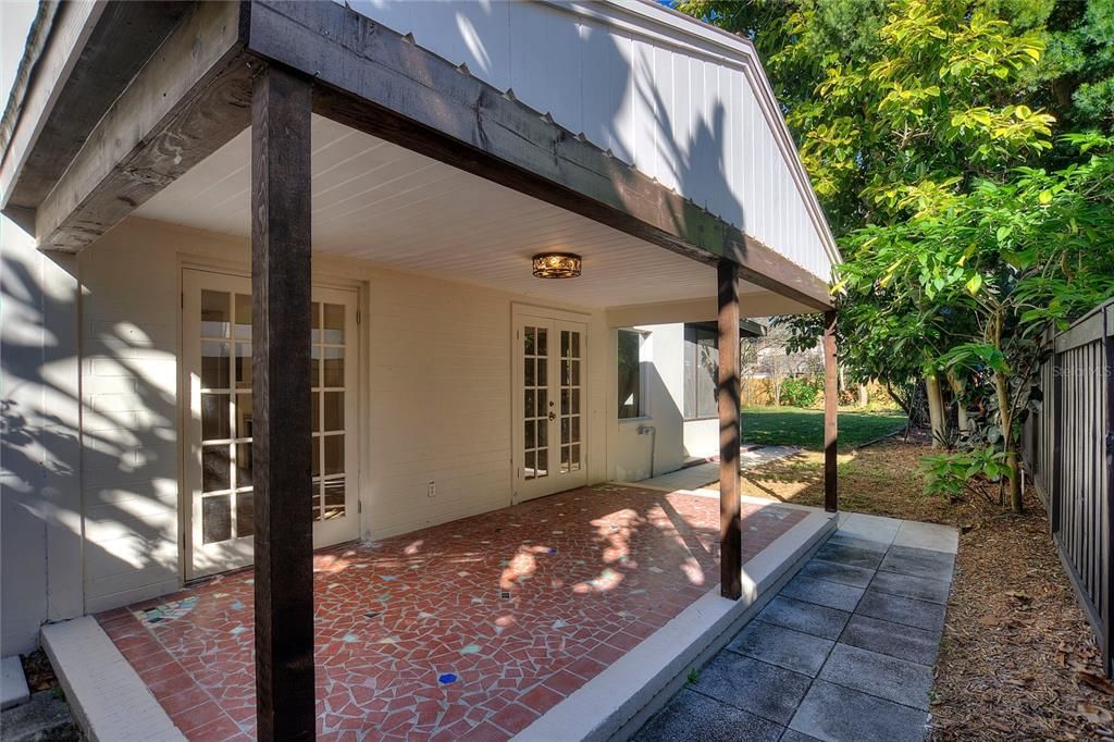 For Rent: $3,900 (3 beds, 1 baths, 1728 Square Feet)