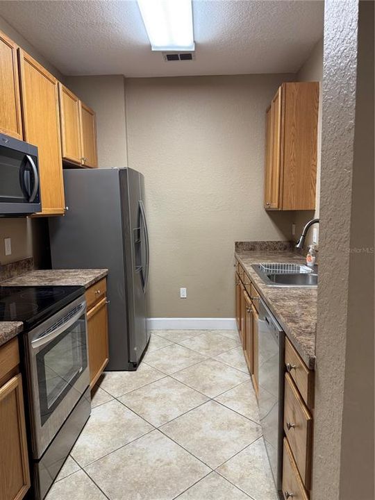 For Rent: $1,700 (2 beds, 2 baths, 1112 Square Feet)