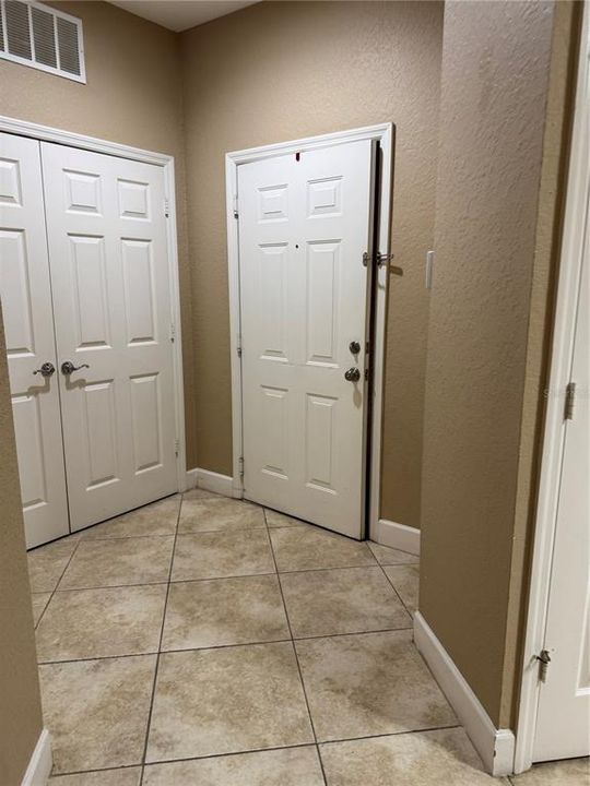 For Rent: $1,700 (2 beds, 2 baths, 1112 Square Feet)