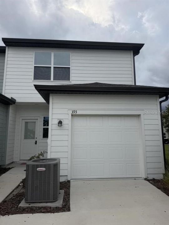For Rent: $2,200 (3 beds, 2 baths, 1594 Square Feet)
