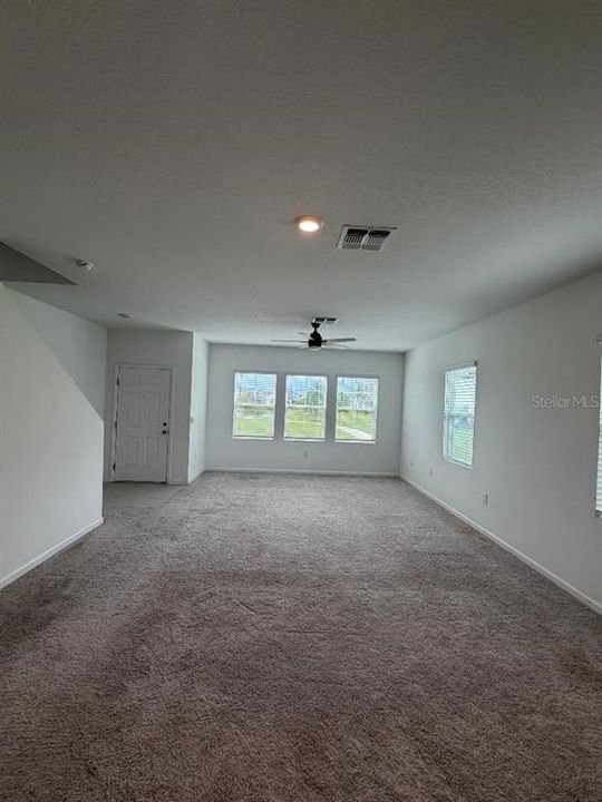 For Rent: $2,200 (3 beds, 2 baths, 1594 Square Feet)