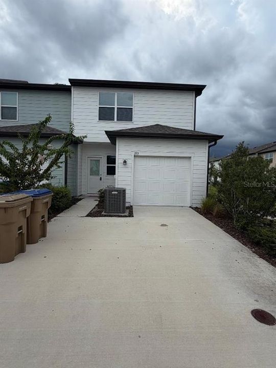 For Rent: $2,200 (3 beds, 2 baths, 1594 Square Feet)