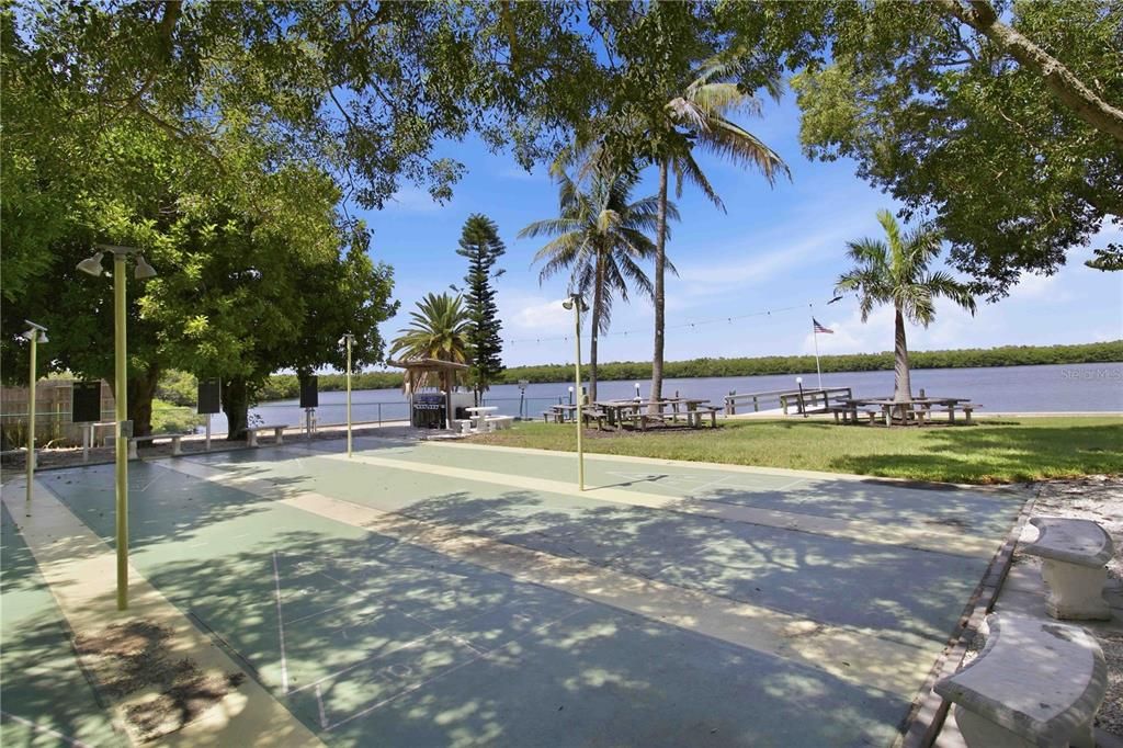 For Sale: $499,900 (2 beds, 2 baths, 1072 Square Feet)