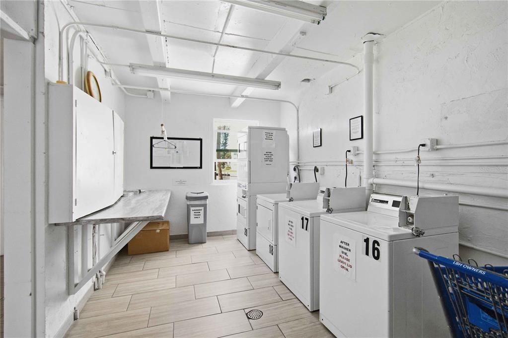 For Sale: $499,900 (2 beds, 2 baths, 1072 Square Feet)