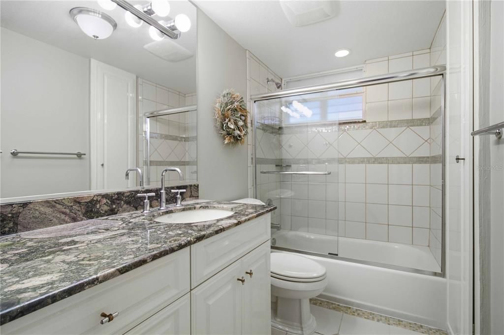 For Sale: $499,900 (2 beds, 2 baths, 1072 Square Feet)