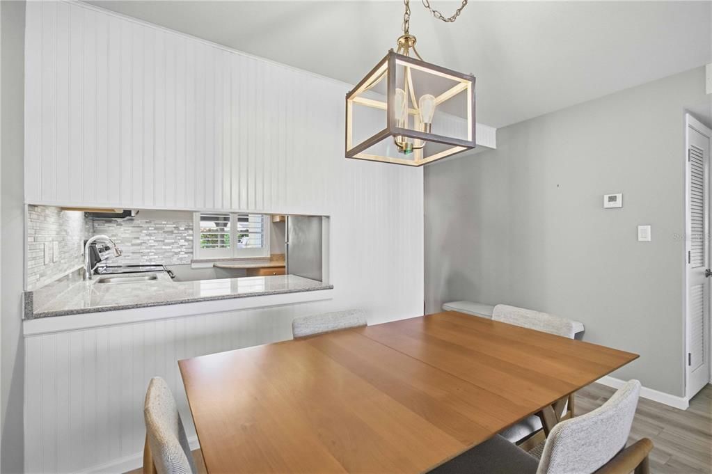 For Sale: $499,900 (2 beds, 2 baths, 1072 Square Feet)