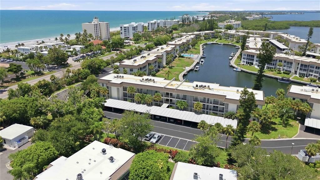 For Sale: $499,900 (2 beds, 2 baths, 1072 Square Feet)