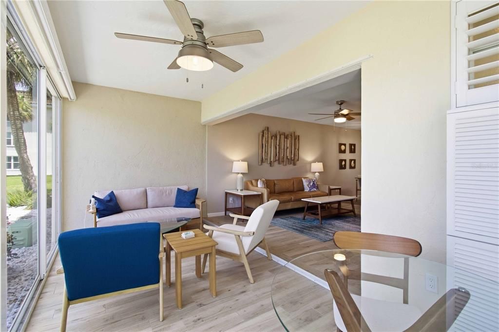For Sale: $499,900 (2 beds, 2 baths, 1072 Square Feet)