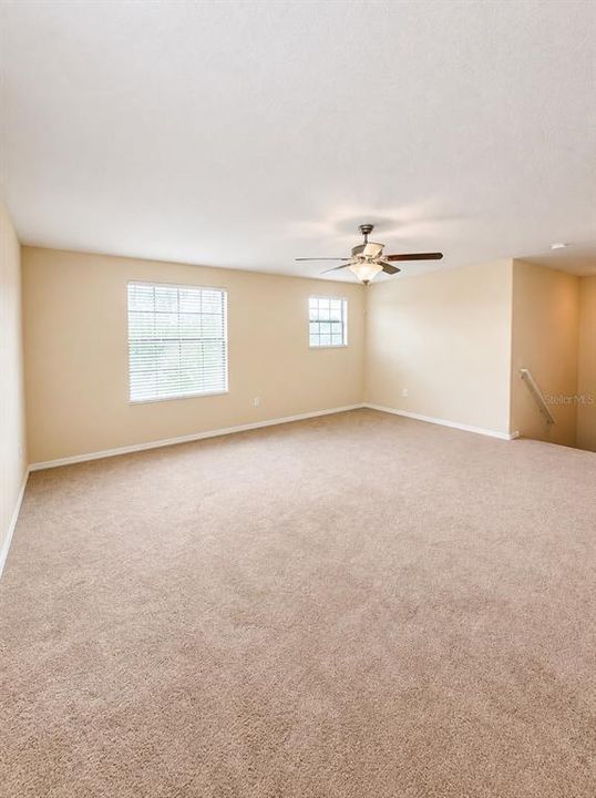 Activo con contrato: $379,990 (4 camas, 3 baños, 2529 Pies cuadrados)