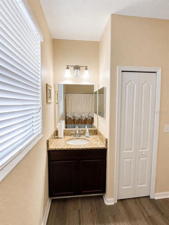 Activo con contrato: $379,990 (4 camas, 3 baños, 2529 Pies cuadrados)