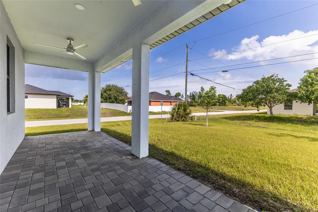 For Sale: $374,900 (3 beds, 2 baths, 1661 Square Feet)