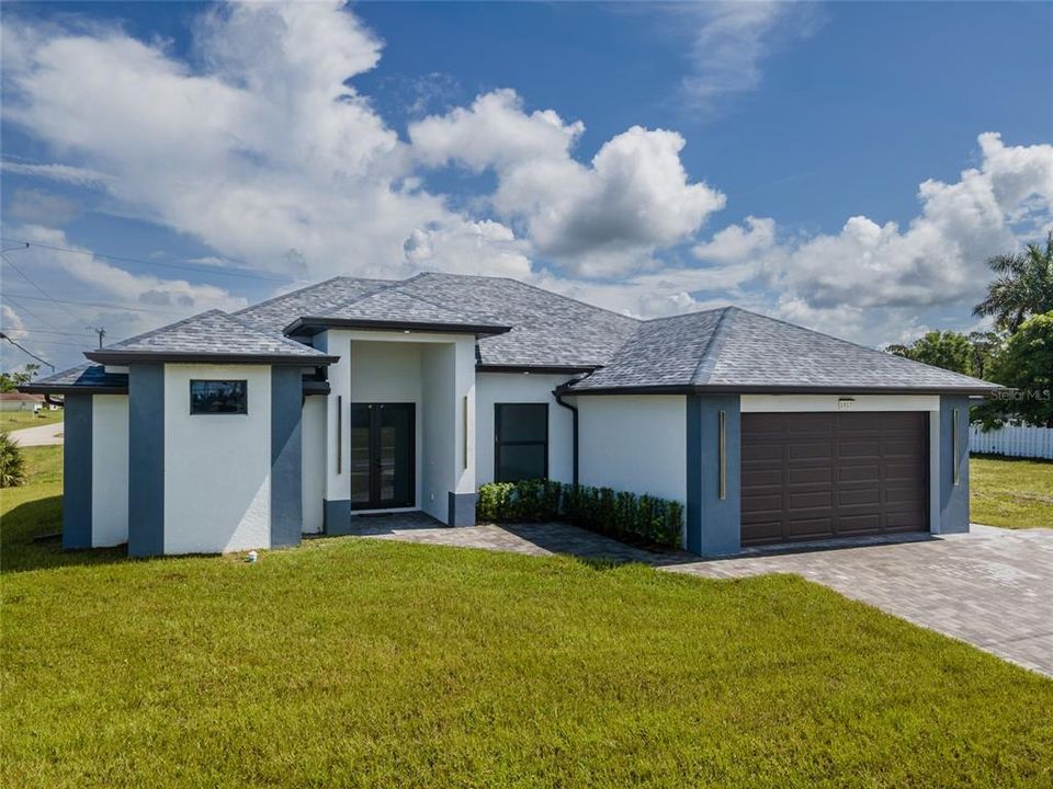 For Sale: $374,900 (3 beds, 2 baths, 1661 Square Feet)