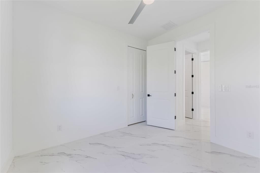 For Sale: $374,900 (3 beds, 2 baths, 1661 Square Feet)