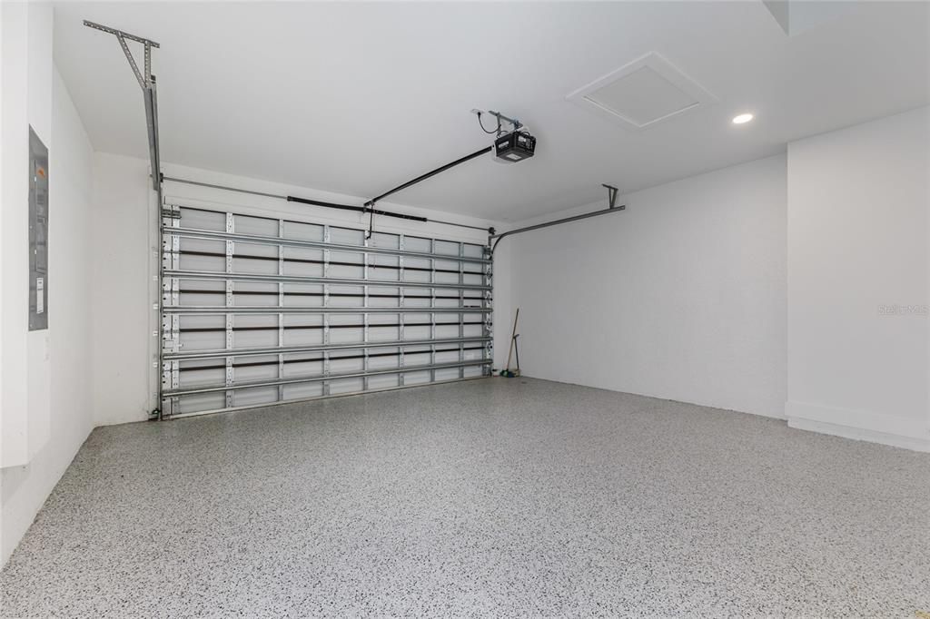 For Sale: $374,900 (3 beds, 2 baths, 1661 Square Feet)
