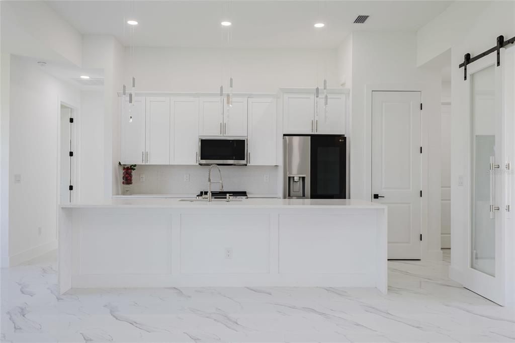 For Sale: $374,900 (3 beds, 2 baths, 1661 Square Feet)