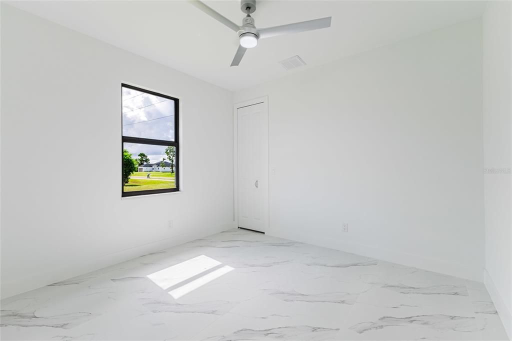 For Sale: $374,900 (3 beds, 2 baths, 1661 Square Feet)